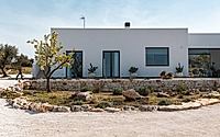 007-opeccellente-a-modern-italian-house-amongst-olive-trees.jpg