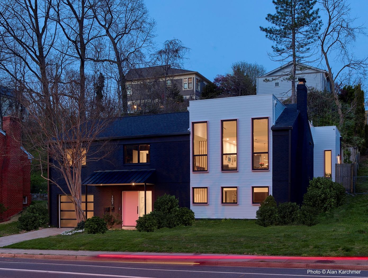 The Black and White House: Transforming 1950s Architecture