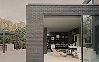 008-nero-house-a-unique-modernist-home-in-the-united-kingdom.jpg