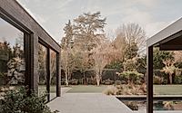 010-nero-house-a-unique-modernist-home-in-the-united-kingdom.jpg