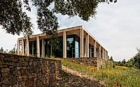 011-hypostyle-house-a-masterpiece-of-abstract-construction-in-portugal.jpg