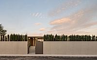 015-the-mass-and-the-ether-a-modern-home-among-valencias-orange-trees.jpg