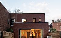 021-grey-residence-modern-montreal-makeover