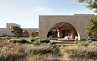 house-of-arches-a-serene-getaway-home-in-southern-portugal-002