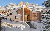 001-house-carezza-embracing-modern-alpine-living-in-bolzano.jpg