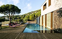001-house-dmt-a-luxurious-light-filled-home-near-barcelona.jpg