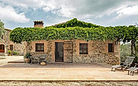 001-la-masoveria-a-modern-take-on-gironas-traditional-farmhouses.jpg