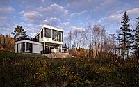 001-lembacle-living-in-the-landscape-a-hilltop-haven-in-canada.jpg