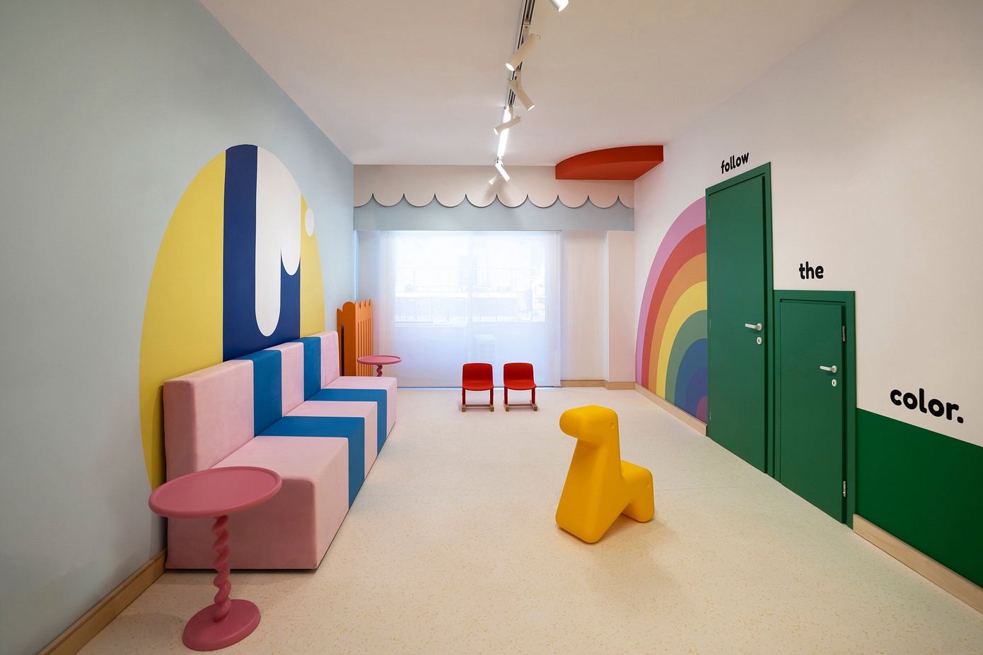 Pediatrician’s Office: How Color & Wood Shapes Child-Friendly Clinics