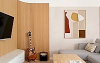 001-quesada-apartment-studiomaderas-approach-to-textured-warm-interiors.jpg