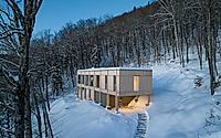 001-residence-chez-leon-a-modern-tree-house-in-quebec.jpg