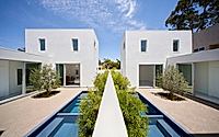 001-santa-monica-courtyard-houses-energy-efficiency-meets-design-elegance.jpg