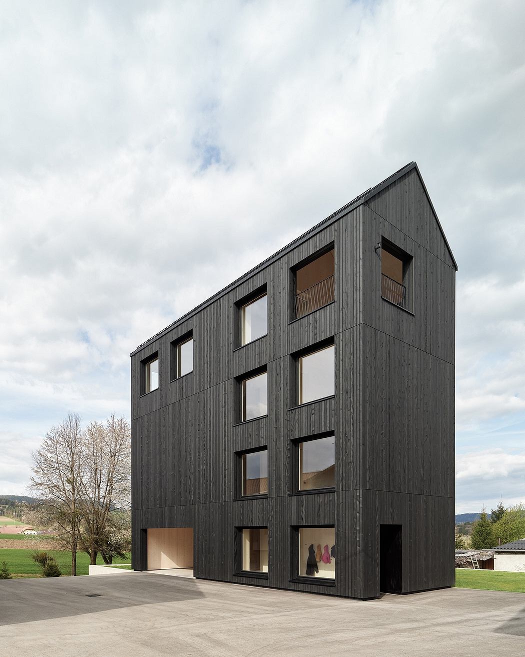 The High Black House: Where Innovation Meets Traditional Freistadt