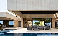 002-la-roca-house-a-masterpiece-of-modern-design-in-spain.jpg