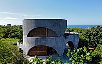 003-casa-toro-how-this-ocean-inspired-house-merges-with-nature.jpg