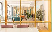 003-ecom-coffee-offices-in-genoa-how-color-transforms-workspaces.jpg
