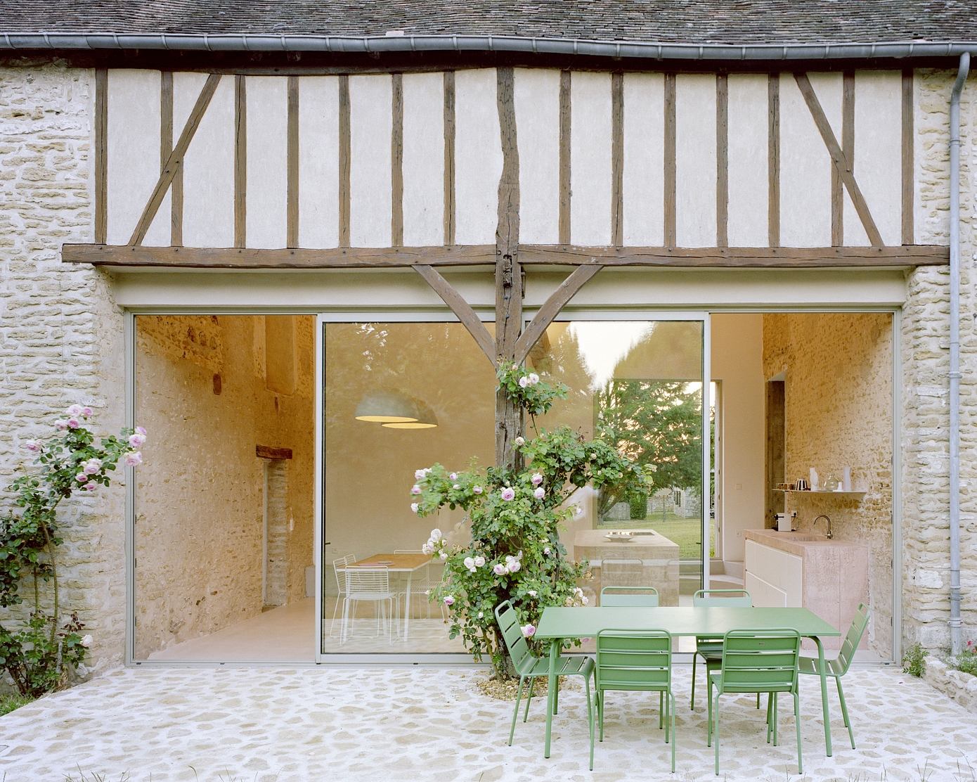 Hécourt: A Modern Twist on French Farmhouse Design