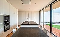 004-silva-escura-house-unveiling-a-single-story-family-home.jpg