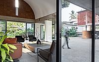 004-the-stoic-wall-residence-merging-indoors-with-the-tropical-outdoors.jpg