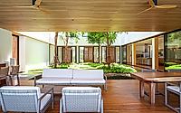 005-dialogue-within-the-courtyard-innovative-family-home-design-in-bangkok.jpg