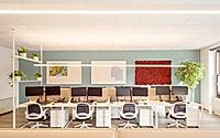 008-ecom-coffee-offices-in-genoa-how-color-transforms-workspaces.jpg