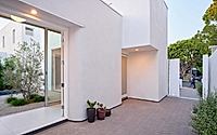 008-santa-monica-courtyard-houses-energy-efficiency-meets-design-elegance.jpg