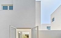 009-santa-monica-courtyard-houses-energy-efficiency-meets-design-elegance.jpg