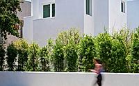 010-santa-monica-courtyard-houses-energy-efficiency-meets-design-elegance.jpg