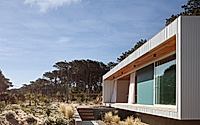 010-trica-a-contemporary-coastal-home-by-ihouse-in-uruguay.jpg