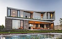 011-casa-orbita-a-modern-home-blending-with-argentinas-landscape.jpg