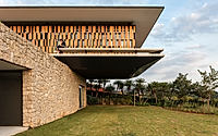 011-mje-house-blending-luxury-with-nature-in-brazils-countryside.jpg