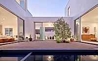 013-santa-monica-courtyard-houses-energy-efficiency-meets-design-elegance.jpg