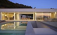013-square-beach-house-a-modern-retreat-among-olive-groves-in-sporades.jpg
