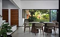 013-the-stoic-wall-residence-merging-indoors-with-the-tropical-outdoors.jpg