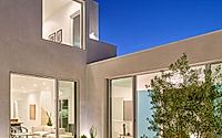 014-santa-monica-courtyard-houses-energy-efficiency-meets-design-elegance.jpg