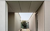 016-house-of-grid-blending-indoor-and-outdoor-spaces-seamlessly.jpg