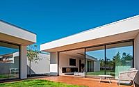 017-silva-escura-house-unveiling-a-single-story-family-home.jpg
