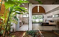 019-the-stoic-wall-residence-merging-indoors-with-the-tropical-outdoors.jpg