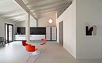 020-108_110-transforming-space-with-industrial-chic-elegance.jpg