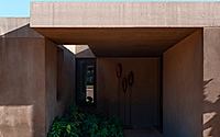 020-casa-infinita-a-modern-getaway-in-noto-by-gordon-guillaumier.jpg