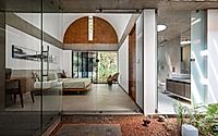 020-the-stoic-wall-residence-merging-indoors-with-the-tropical-outdoors.jpg