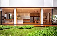 021-dialogue-within-the-courtyard-innovative-family-home-design-in-bangkok.jpg