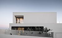 028-saramagal-house-a-new-vision-for-suburban-lisbon-living.jpg
