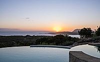 031-villa-s-alvisi-kirimotos-vision-of-living-amidst-the-sea.jpg