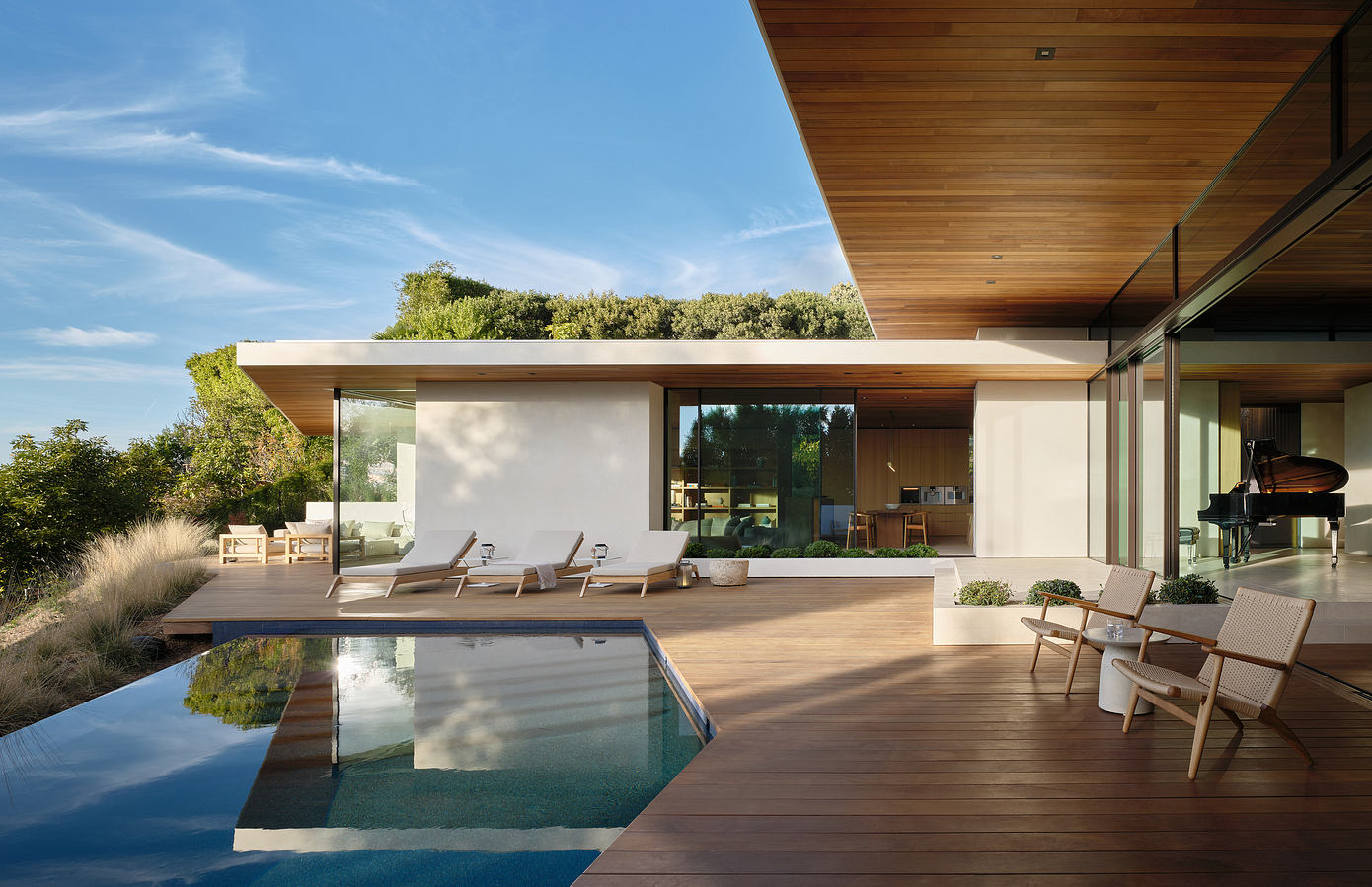 Carla Ridge Residence: Montalba Architects’ Hillside Oasis