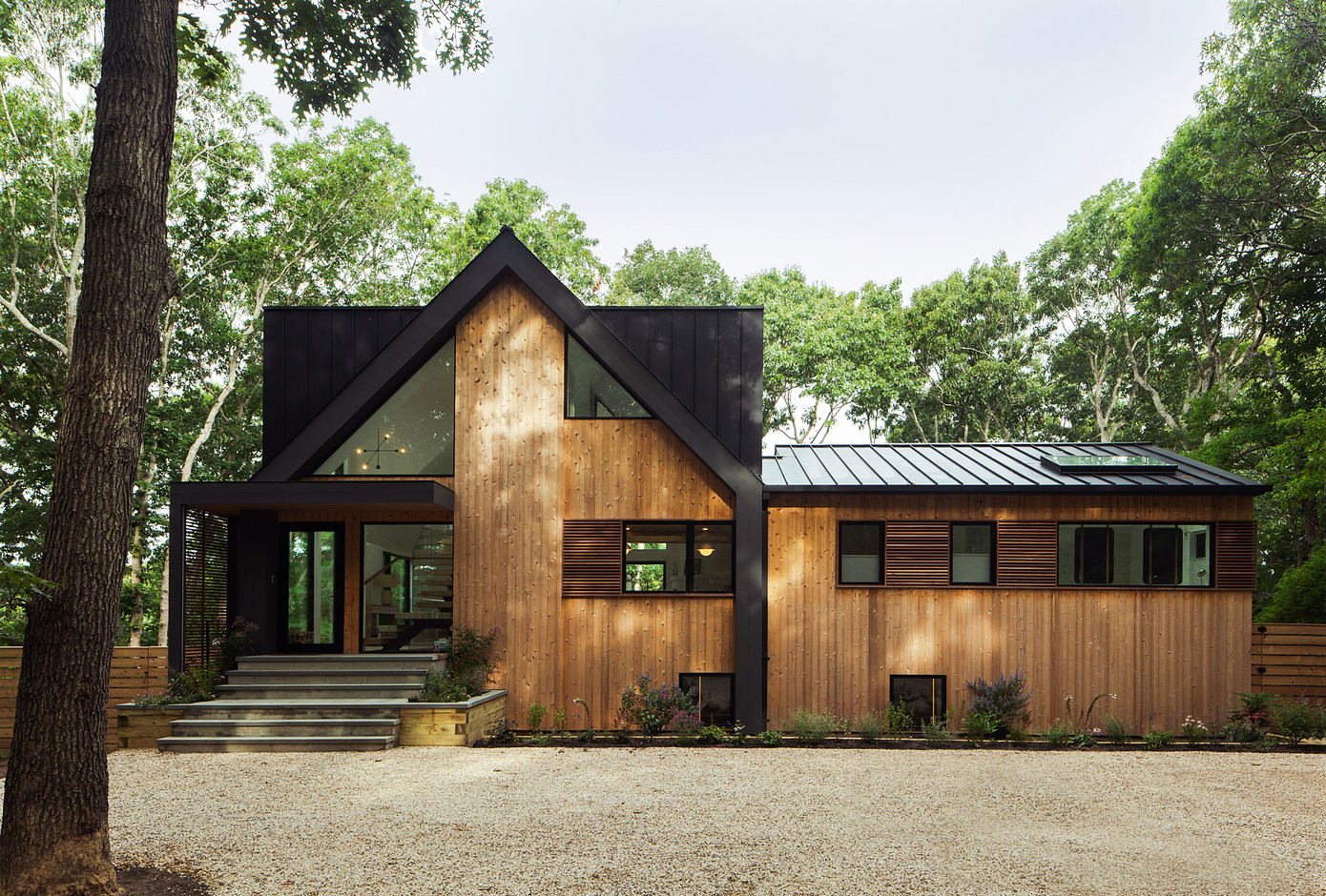 Clearwater: A Modern Renovation of a 1970s Rustic House