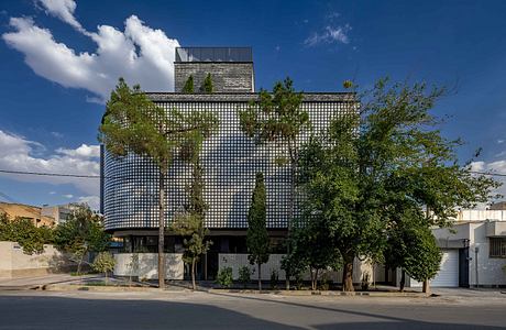 Downwind Residential Apartment: Tailored Living Spaces for Students