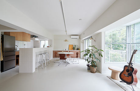 Hayama Apartment: A Beacon of Minimalist Living in Japan