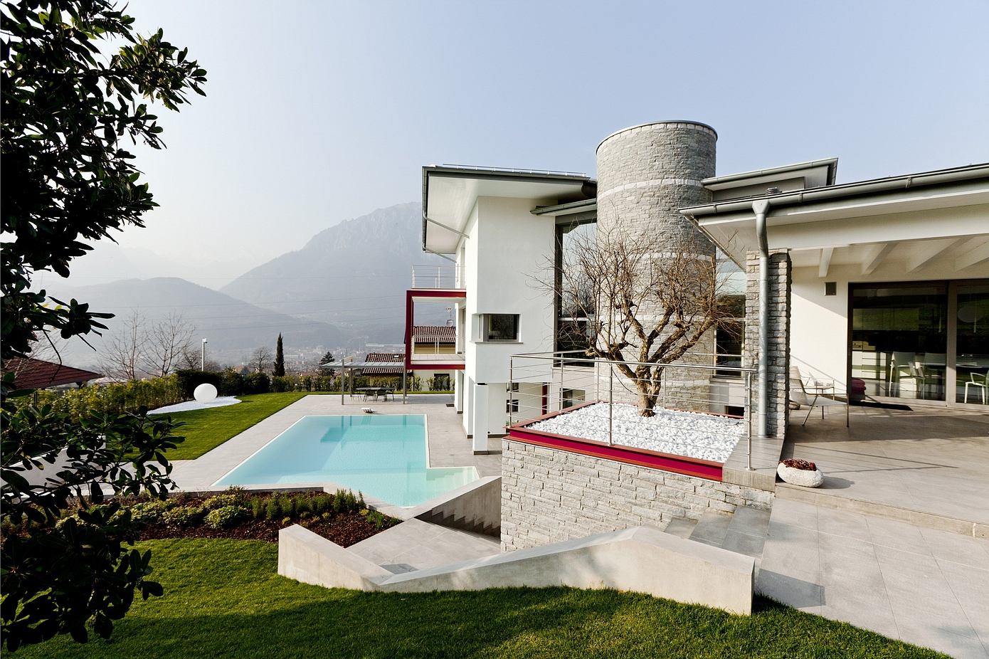 D House – Red Line: Inside Darfo Boario Terme’s Iconic Residence