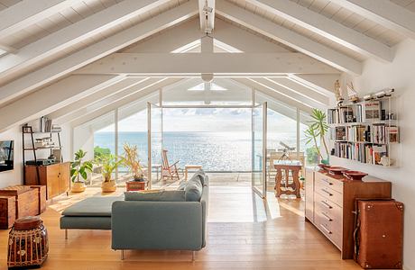 La Prua: Inside the Cliffside House with Stunning Sea Views